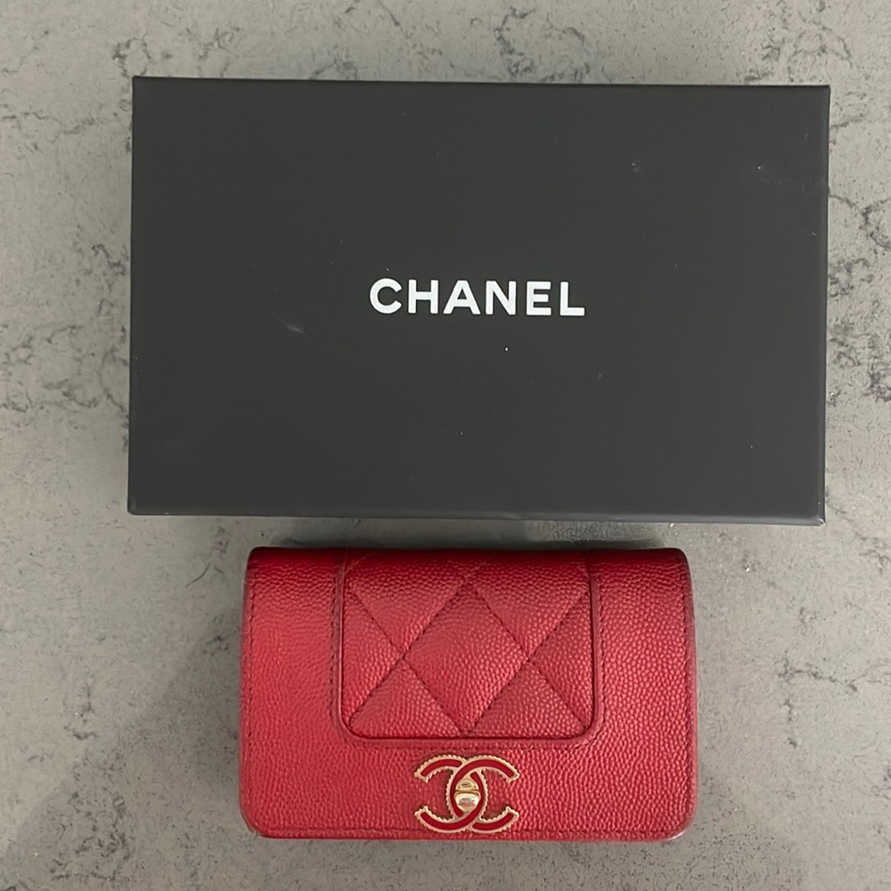 Chanel 19A Red O-Card Holder w Gold metal